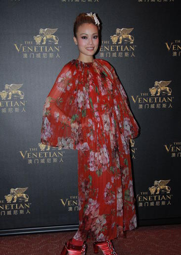 谢霆锋自曝当年演唱被嘘 陈伟霆证实与阿SA感情稳定