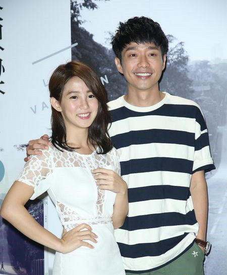 郭书瑶助阵张栋梁签书会