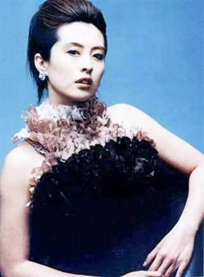 王祖贤杂志旧照造型雷人