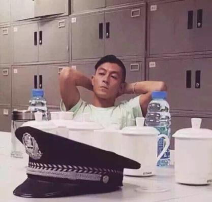 陈冠希机场制止插队发生冲突 获欧弟许飞等明星力挺