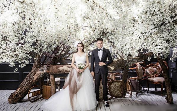 印小天9月10日奉子成婚 小10岁娇妻哈琳娜背景大起底