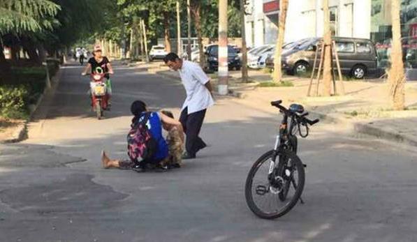 女大学生扶老人被讹已有初步调查结果 当事人或撒谎