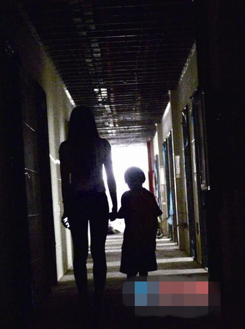 7岁女童掰指头数出一月内被六旬老汉性侵六次 内幕惊人
