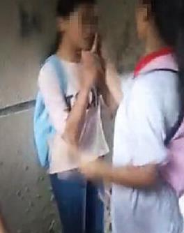 福建多名初中生围殴一女生