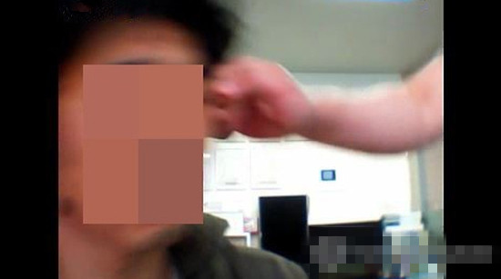 受害学生被殴打画面