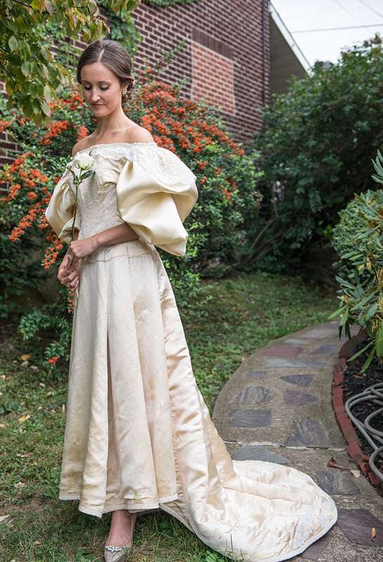 120岁的家传婚纱 11位新娘穿着它出嫁