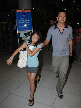 李亚鹏为窦靖童站台被赞中国好继父 谢霆锋被骂惨