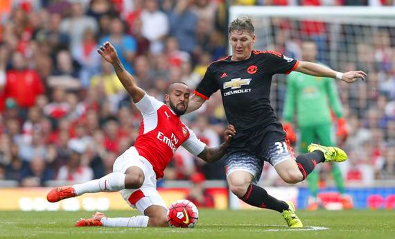 曼联选择自杀！范加尔弃用最硬强人坑死自己