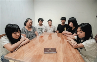 超生6子家庭吃不起肉 官方：缴70万社抚费才能上户口