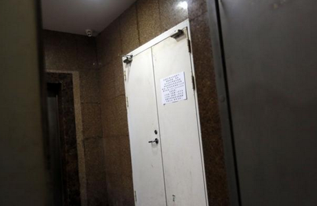 通往六楼金钱豹餐厅的电梯不再停靠该楼层。