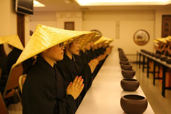 上海玉佛寺推短期出家课程 7天收费两千