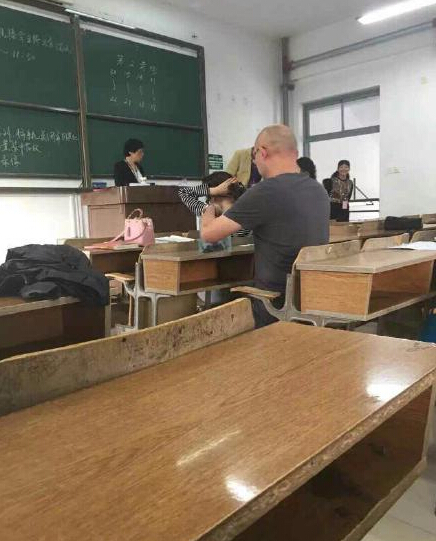 汪涵何炅谢娜等考主持人资格证 金星紧张备考