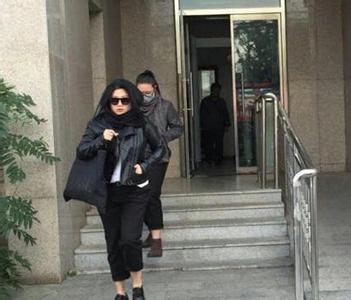 张铁林私生女案未到庭 原告母亲:他承认女儿了