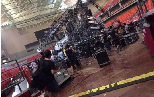 蔡依林个唱舞台坍塌致1死13伤 经纪人称暂未取消