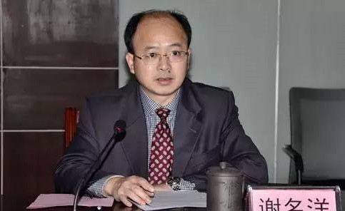柳州城市学院领导酒后言行曝光 读诗下跪教谈恋爱