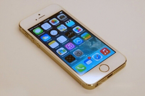 小朱的朋友小彭花3800元在高埗一家手机店买了一部苹果iphone5s手机
