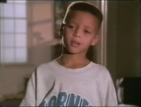 萌!库里童年与父亲拍广告视频曝光 撒娇要吃汉