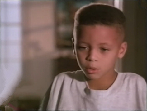 萌!库里童年与父亲拍广告视频曝光 撒娇要吃汉