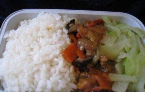 又贵又难吃的食物，你一定吃过