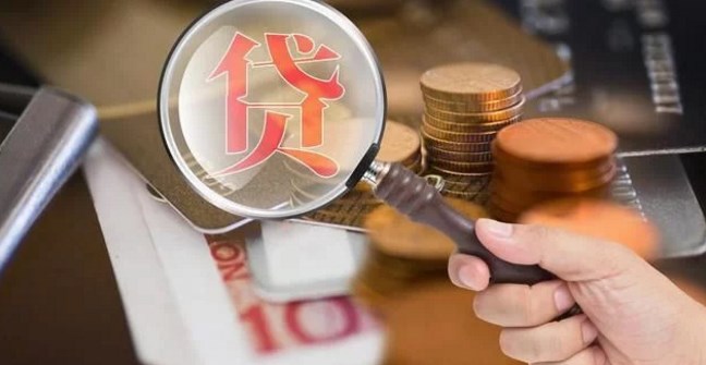 钱放在理财产品中好还是存定期好？