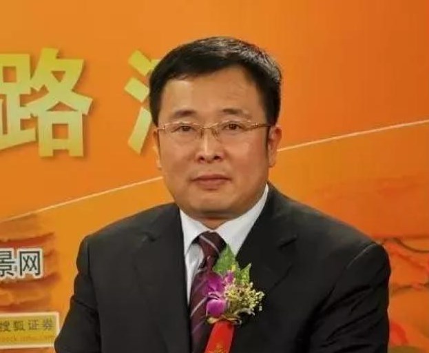 负载千万现在只靠一瓶鸡尾酒大翻身