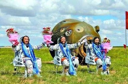 宇航员从太空回来一定要坐轮椅？