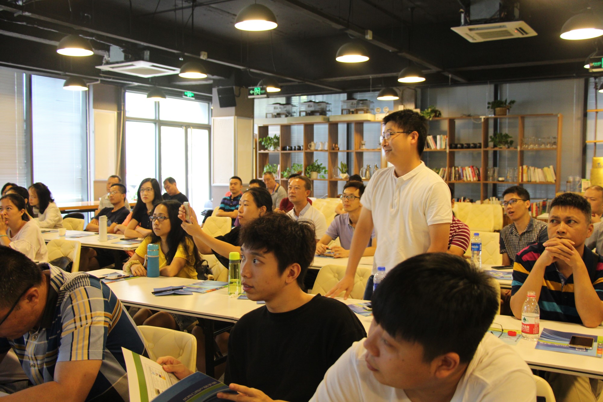 江海区领导莅临拓荒族考察活动圆满落幕