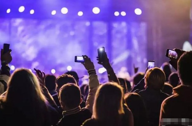 负债，叫人窒息！