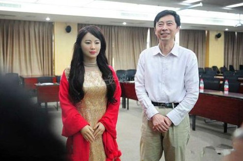 中国第一个美女机器人诞生！