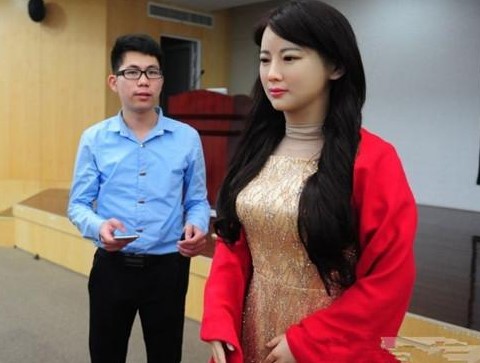 中国第一个美女机器人诞生！