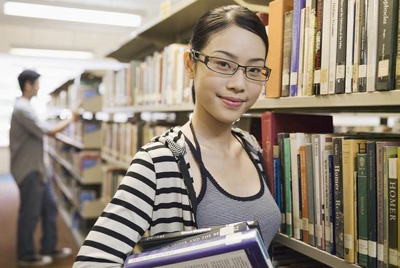一个大学生怎样实现人生价值