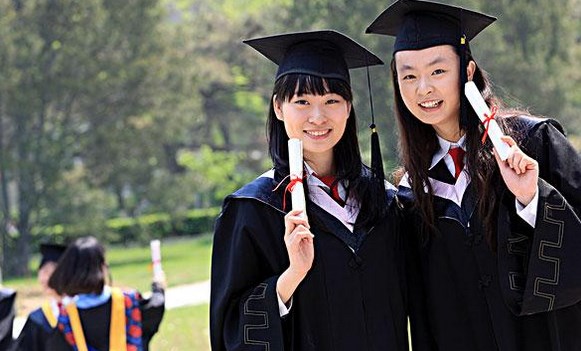 一个大学生怎样实现人生价值