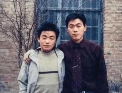 王宝强身家过亿，哥哥却仍是贫苦农民