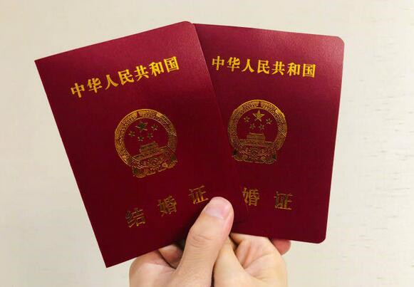 官宣！赵丽颖31岁生日晒与冯绍峰结婚证宣布结婚
