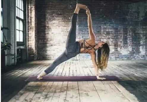 NIKE居然被lululemon赶超了？你信吗