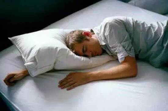 这几个习惯会让人越睡越累！