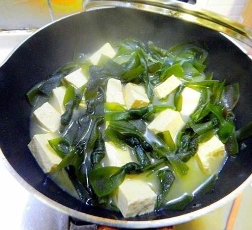 排毒减脂「海带豆腐汤」，营养丰富