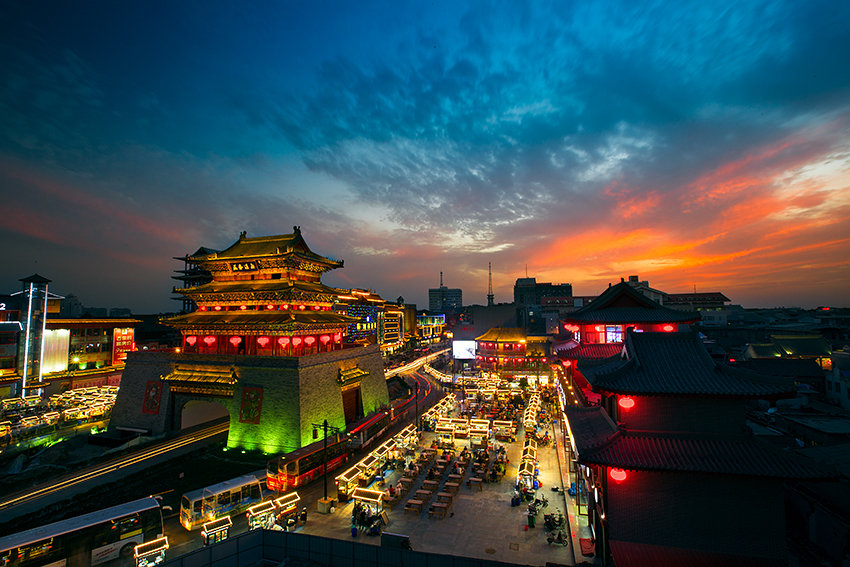 中国那些“专坑外地人”的美食街······