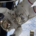 NASA派宇航员进行太空行走