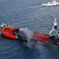 巴哈马货船与香港油轮在韩国釜山海域相撞起火