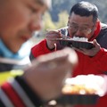 回家的节奏:庞大的返乡摩托群