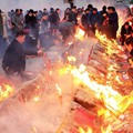 初五“迎财神” 安防人员严阵以待