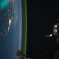 NASA发布宇航图集贺《地心引力》获奖