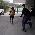 深圳警方喷“辣椒水”抓黄牛