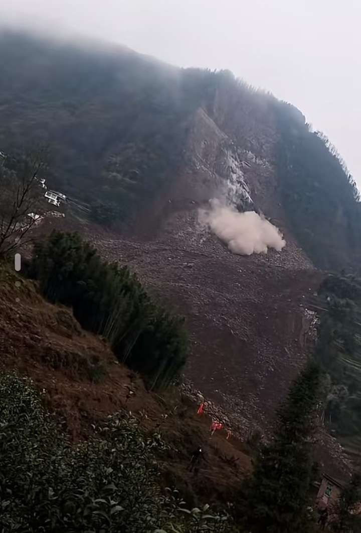 四川宜宾市筠连县山体滑坡已致 30 余人失联，目前当地救援进展如何？山体滑坡原因是什么？