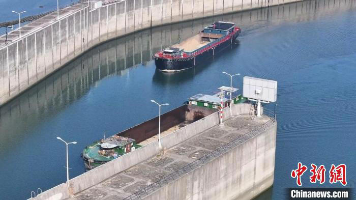 浙江富春江船闸开启蛇年首闸 助浙皖赣闽接轨长三角