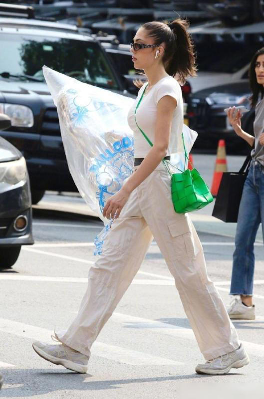 史泰龙二女儿太美了！女承父业进军娱乐圈，关注度一直居高不下