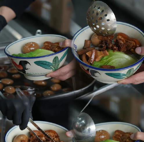 餐饮老板；我也想开下去，但实在是太累了，看不到希望啊