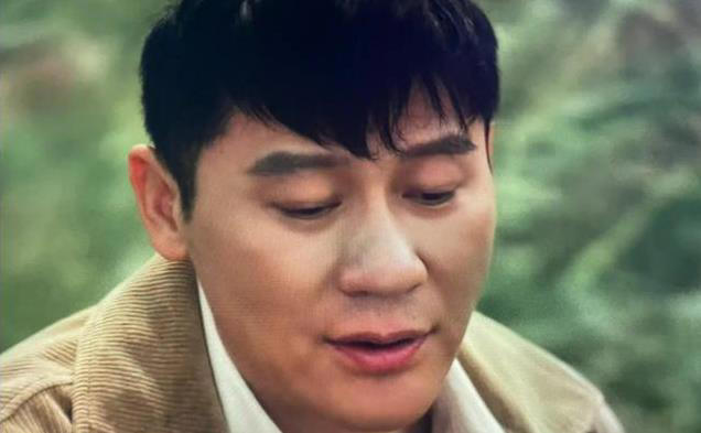 看了49岁陆毅和46岁李晨近照，才懂清爽和一脸横肉的油腻区别