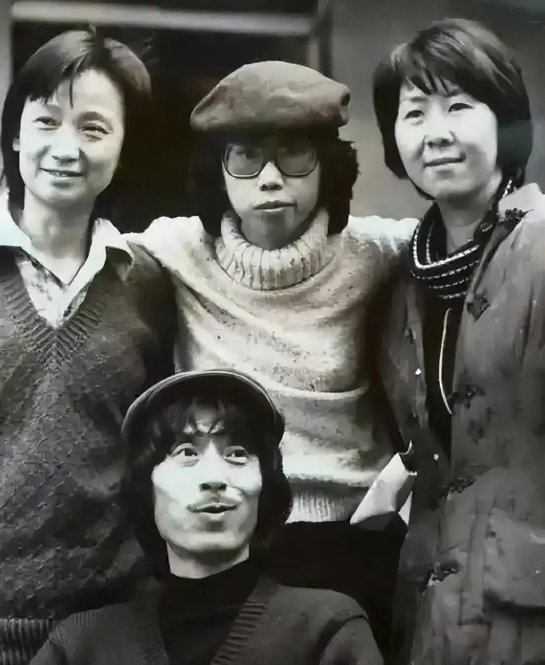 一夫二妻45年,两个女人心甘情愿围着他转,董今狐到底有何魅力?